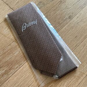 Brioni Elegant Brown Geometric Tie